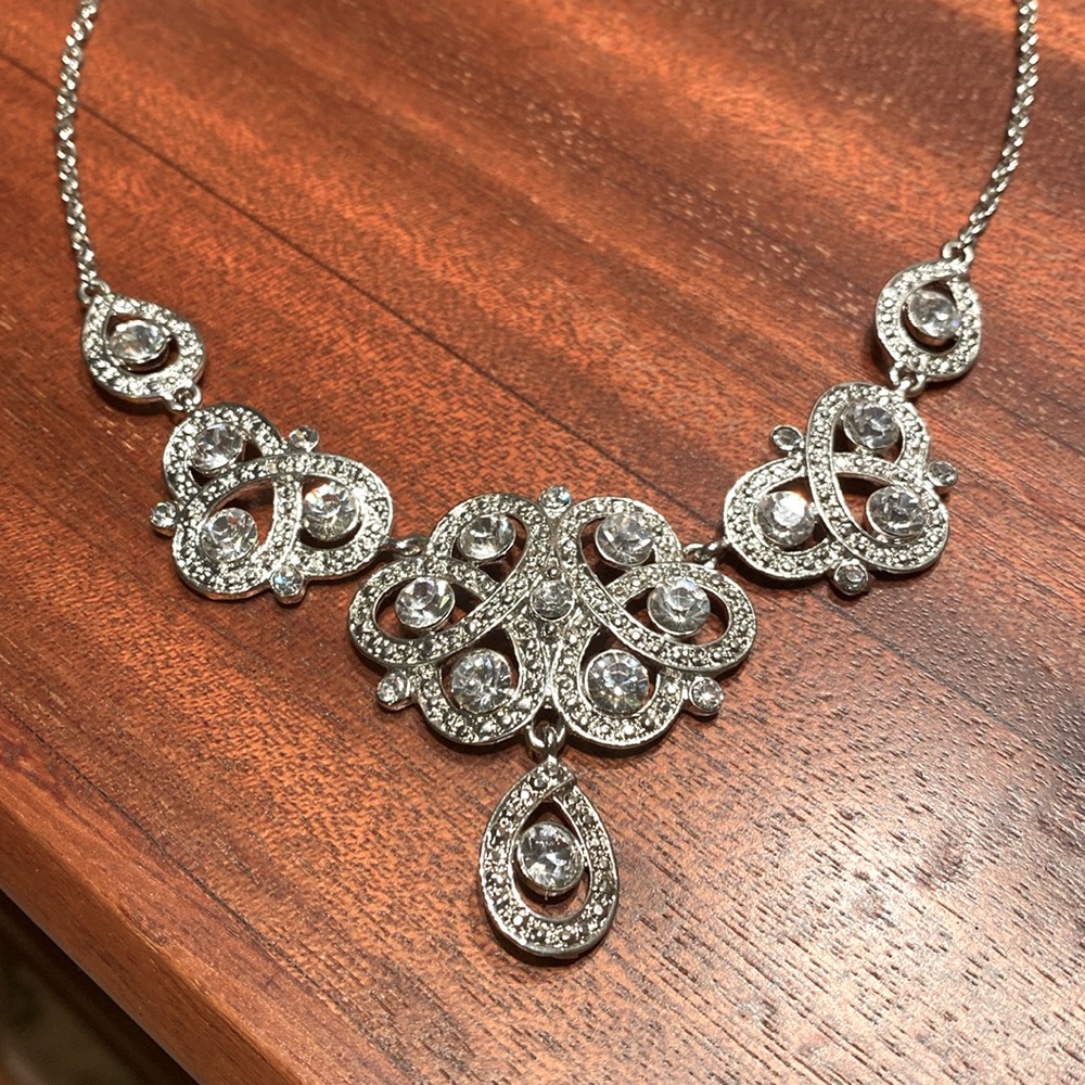 Icing bridal necklace.